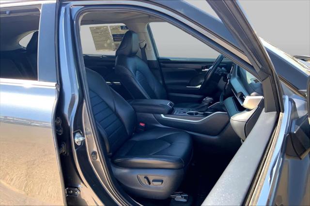 Used 2020 Toyota Highlander XLE For Sale in Lubbock, TX