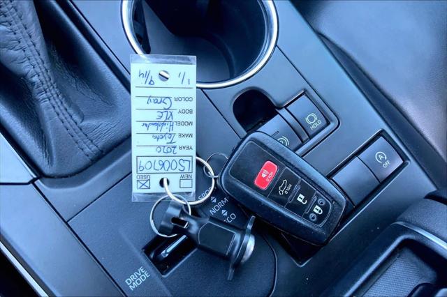 Used 2020 Toyota Highlander XLE For Sale in Lubbock, TX