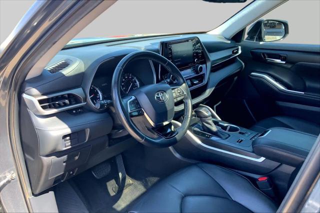 Used 2020 Toyota Highlander XLE For Sale in Lubbock, TX