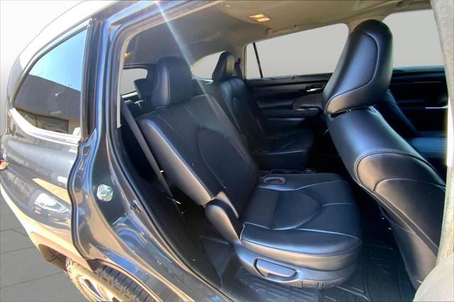 Used 2020 Toyota Highlander XLE For Sale in Lubbock, TX
