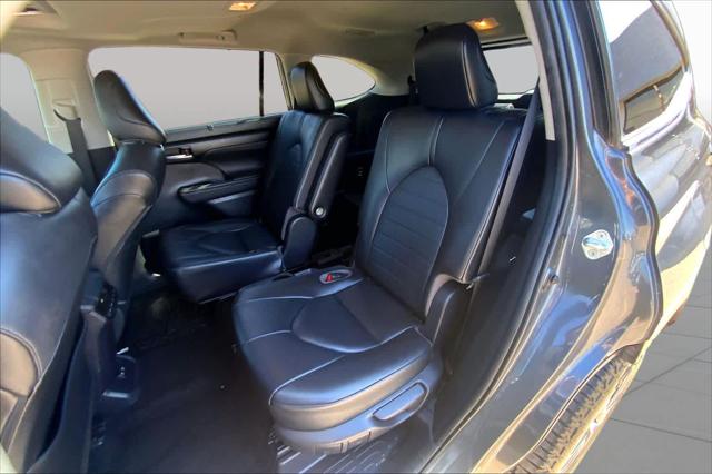 Used 2020 Toyota Highlander XLE For Sale in Lubbock, TX