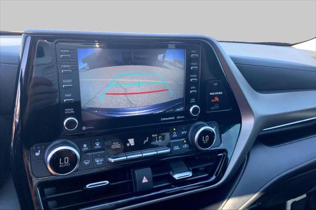 Used 2020 Toyota Highlander XLE For Sale in Lubbock, TX