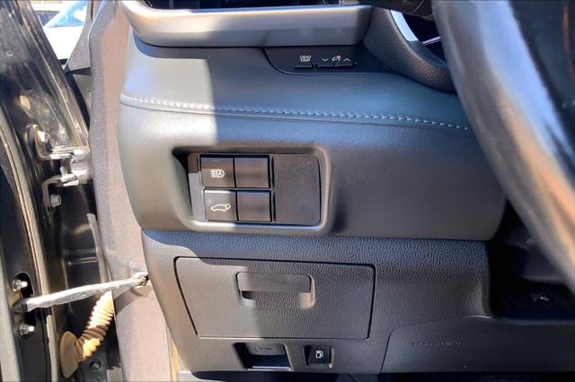 Used 2020 Toyota Highlander XLE For Sale in Lubbock, TX