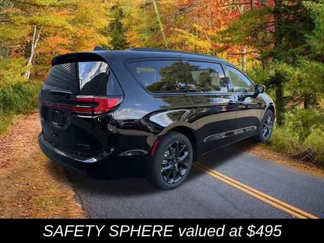 2027 Chrysler Pacifica Limited AWD