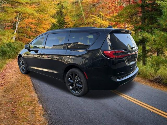2027 Chrysler Pacifica Limited AWD