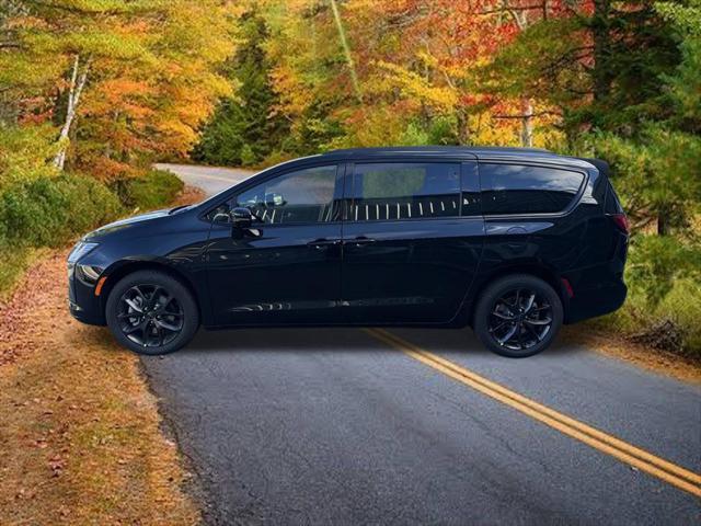 2027 Chrysler Pacifica Limited AWD