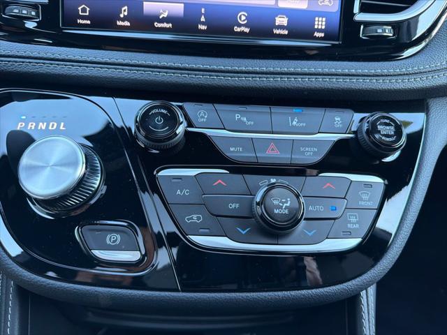 2027 Chrysler Pacifica Limited AWD