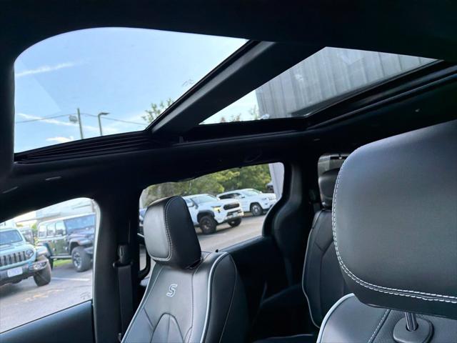 2027 Chrysler Pacifica Limited AWD
