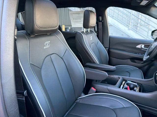 2027 Chrysler Pacifica Limited AWD