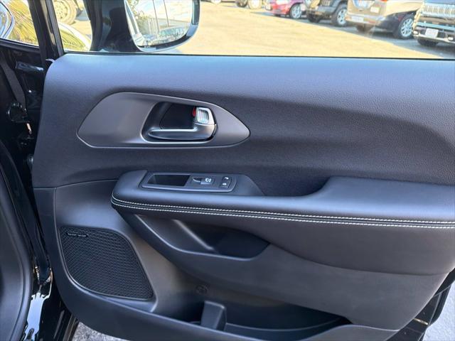 2027 Chrysler Pacifica Limited AWD