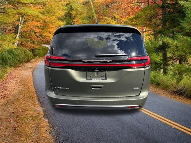 2027 Chrysler Pacifica Select AWD