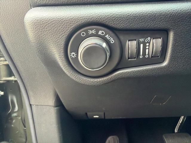 2027 Chrysler Pacifica Select AWD