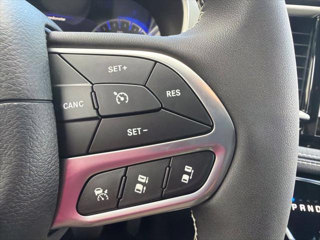 2027 Chrysler Pacifica Select AWD