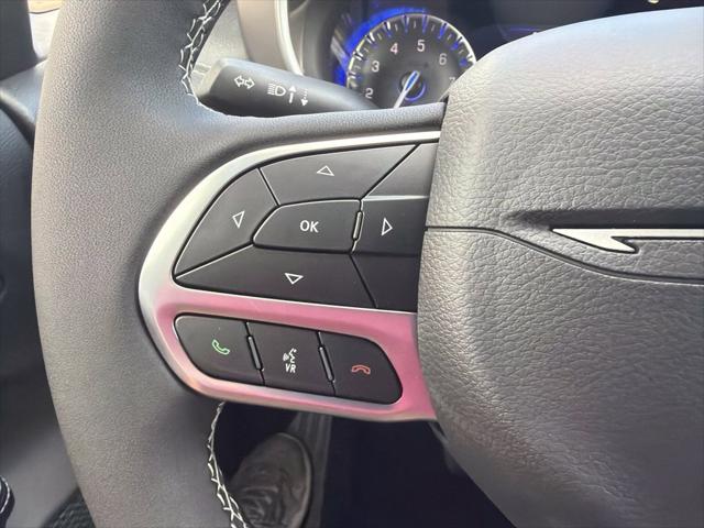 2027 Chrysler Pacifica Select AWD