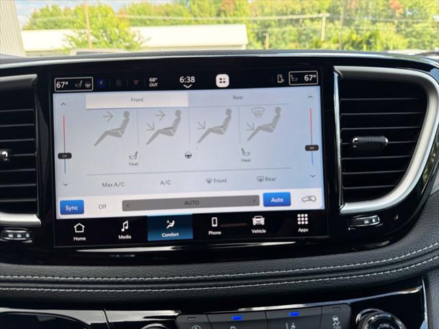 2027 Chrysler Pacifica Select AWD