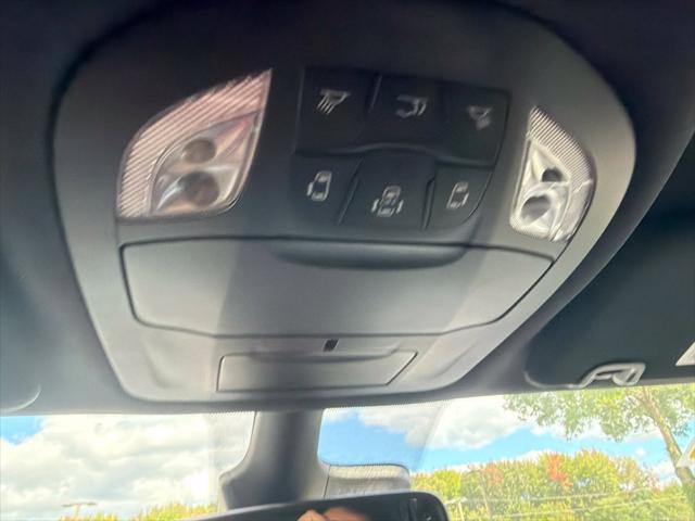 2027 Chrysler Pacifica Select AWD