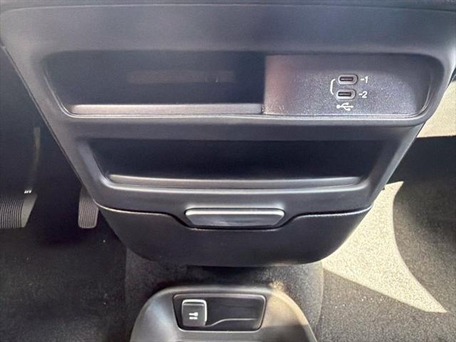 2027 Chrysler Pacifica Select AWD