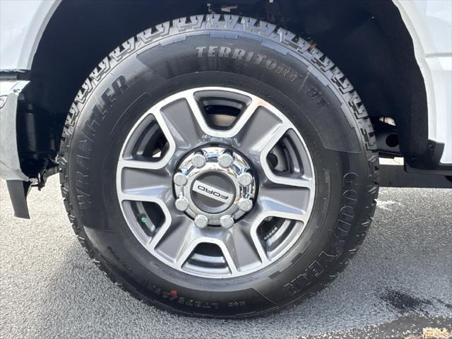 2027 Ford F-350 LARIAT
