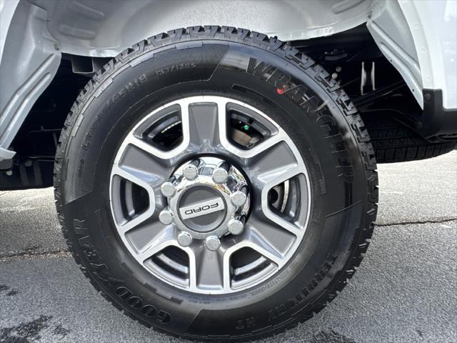 2027 Ford F-350 LARIAT