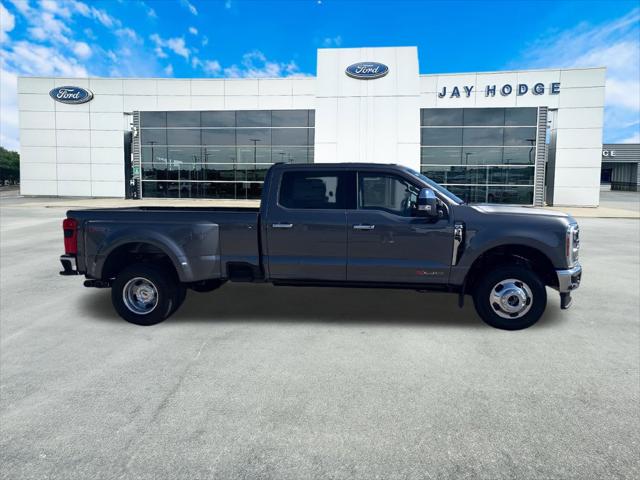 2027 Ford F-350 LARIAT