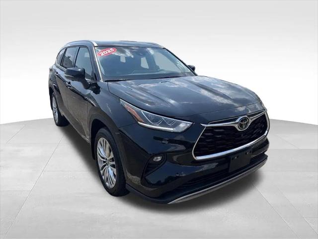 2025 Toyota Highlander Hybrid Platinum for sale in Bristol, CT