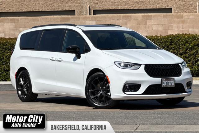 2024 Chrysler Pacifica Limited for sale in Bakersfield , CA