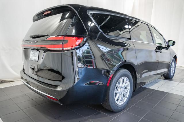 2027 Chrysler Pacifica Select