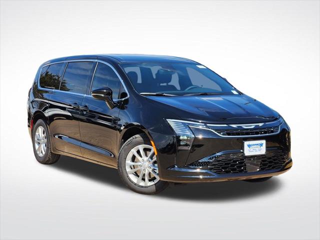 2027 Chrysler Pacifica Select for sale in Waxahachie, TX