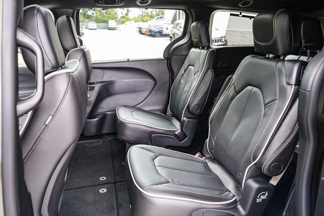 2027 Chrysler Pacifica Limited AWD
