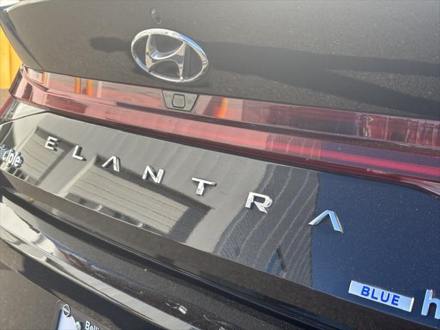 Used 2022 Hyundai Elantra Hybrid Blue For Sale in Bellingham, WA