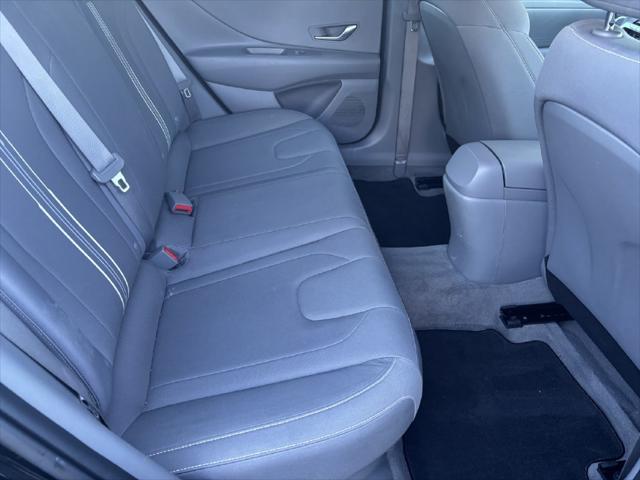 Used 2022 Hyundai Elantra Hybrid Blue For Sale in Bellingham, WA