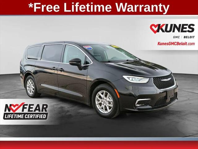 2023 Chrysler Pacifica Touring L for sale in Beloit, WI