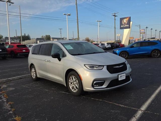 2024 Chrysler Pacifica Touring L for sale in Fort Wayne, IN