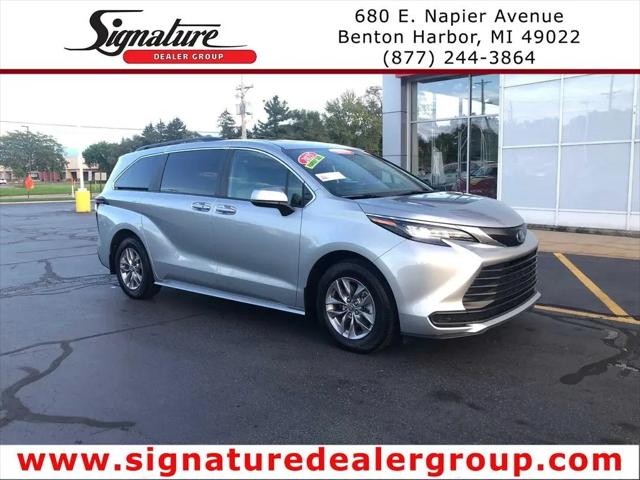2025 Toyota Sienna LE for sale in Benton Harbor, MI