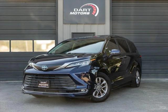 2021 Toyota Sienna XLE for sale in Mchenry, IL