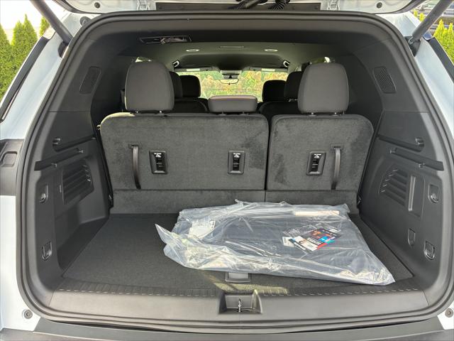 2027 Chevrolet Traverse FWD LT