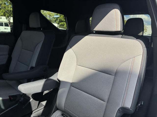 2027 Chevrolet Traverse FWD LT