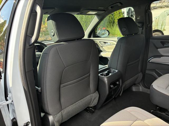 2027 Chevrolet Traverse FWD LT
