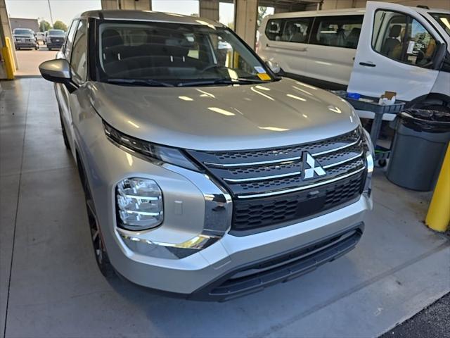 2022 Mitsubishi Outlander ES 2.5 S-AWC for sale in Groveport, OH