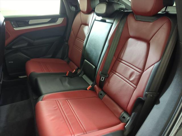 2025 Porsche Cayenne Unknown