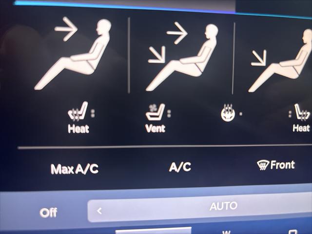 2023 Chrysler Pacifica Limited AWD