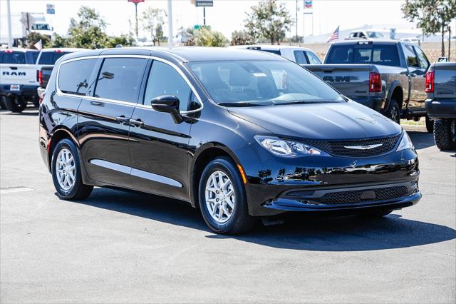2027 Chrysler Pacifica LX