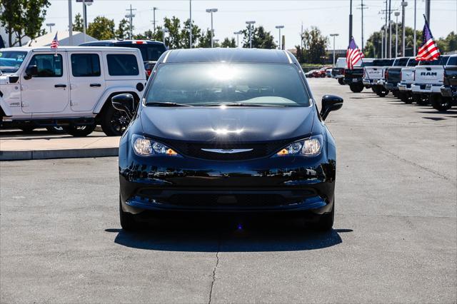 2027 Chrysler Pacifica LX