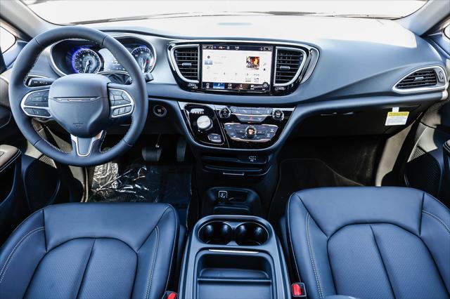 2027 Chrysler Pacifica LX