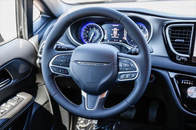 2027 Chrysler Pacifica LX