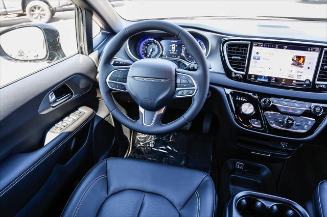 2027 Chrysler Pacifica LX
