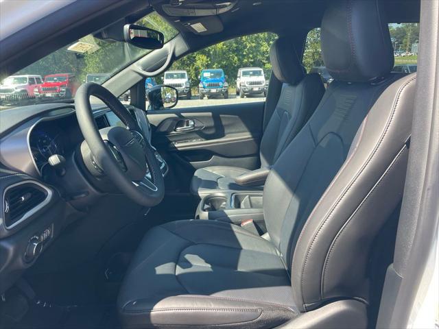 2027 Chrysler Pacifica Limited AWD