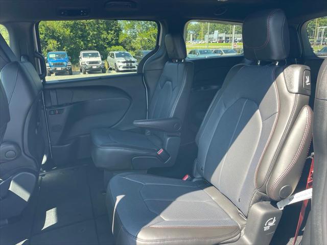 2027 Chrysler Pacifica Limited AWD