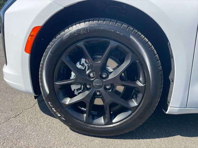 2027 Chrysler Pacifica Limited AWD