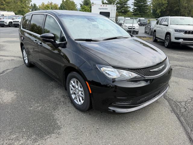 2027 Chrysler Pacifica LX